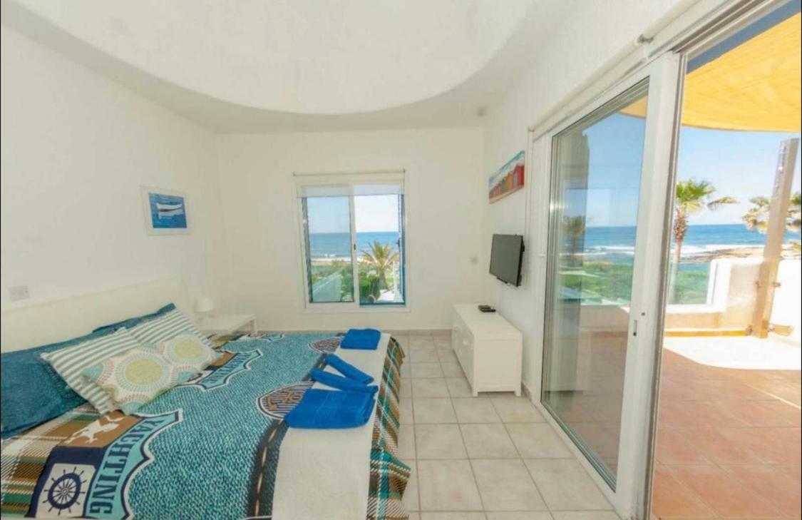 34 Beach Villa Paphos Ngoại thất bức ảnh